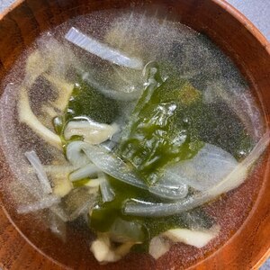 ワカメと玉ねぎの中華スープ